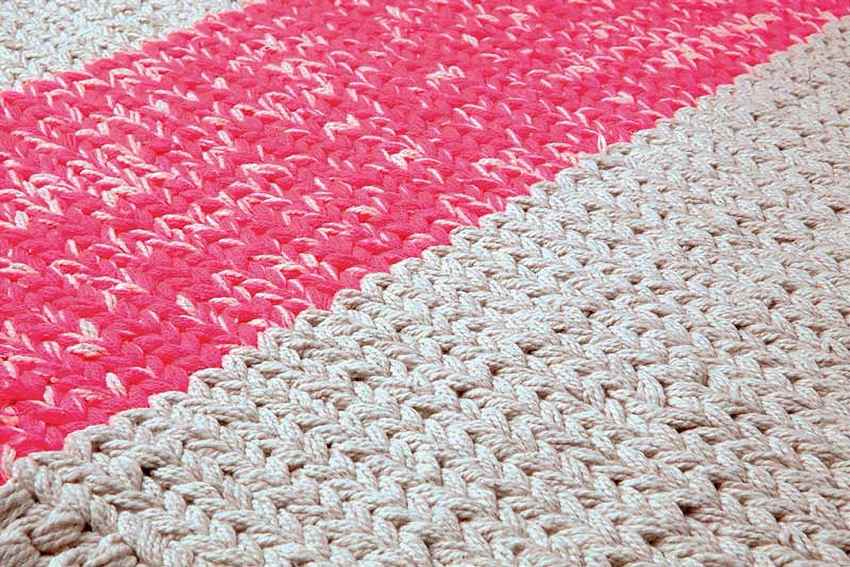 Ozan Modern Khaki/Bright Pink Area Rug