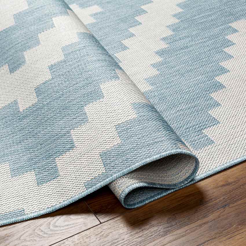 Squaw Global Sky Blue/Off-White Area Rug