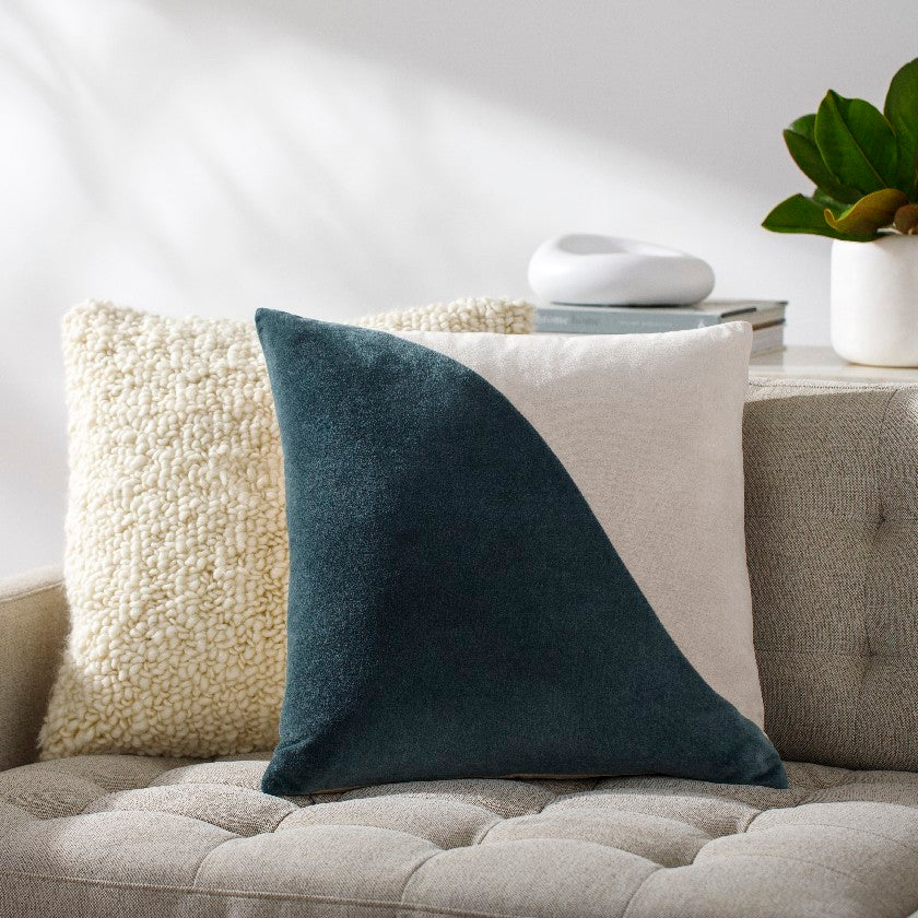 Devoris Light Grey Pillow Cover