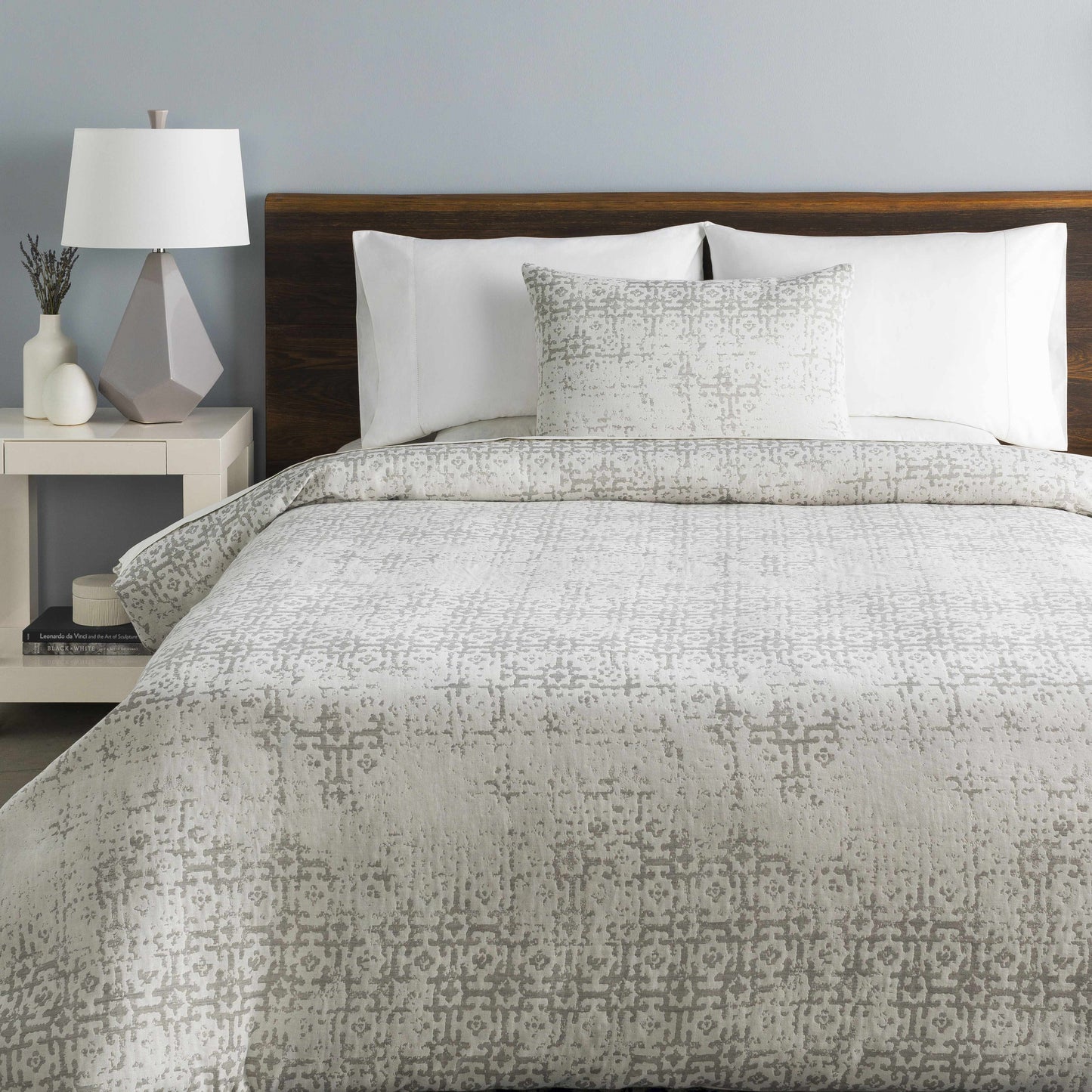 Zlatar Light Gray Bedding