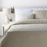 Benkovac Light Gray Bedding