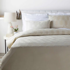Benkovac Light Gray Bedding