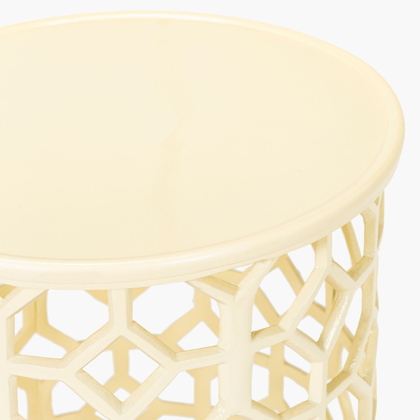 Steyregg Cream End Table
