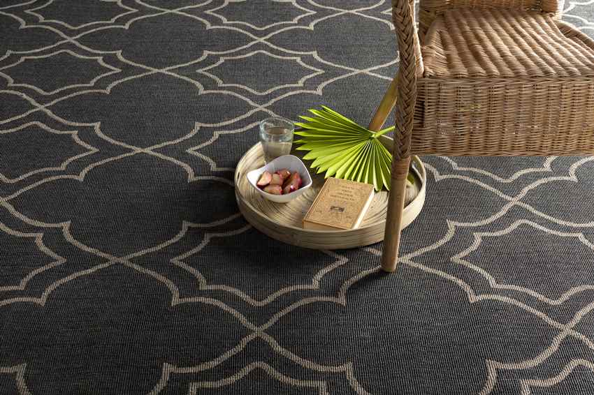 Liam Cottage Black Area Rug