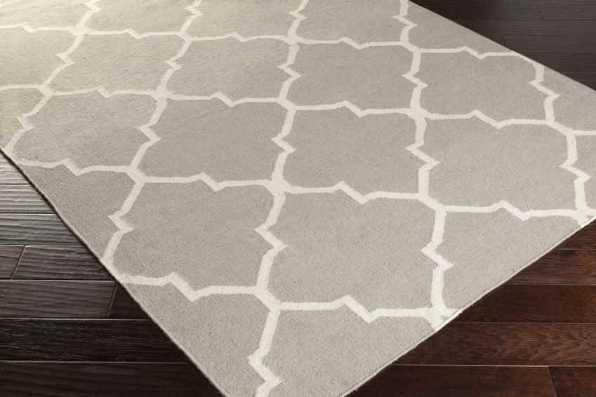 Woord Modern Grey/Off White Area Rug