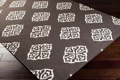 Sellingen Modern Chocolate/White Area Rug