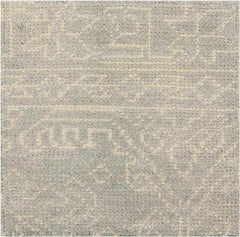 Hagan Traditional Gray/Ivory Area Rug
