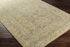Hagan Traditional Gray/Ivory Area Rug