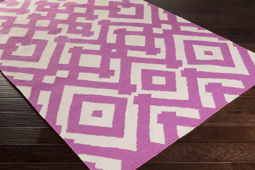 Oppelo Modern Magenta/Ivory Area Rug