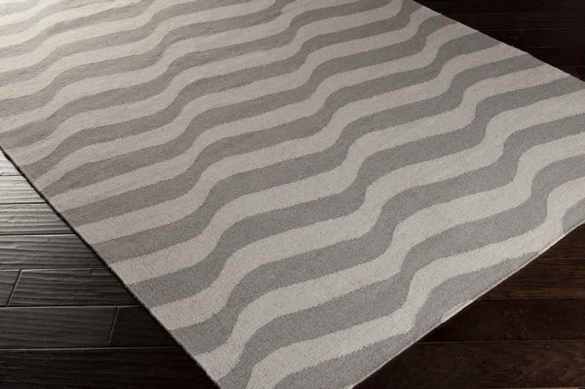 Silverthorne Modern Gray/Oatmeal Area Rug