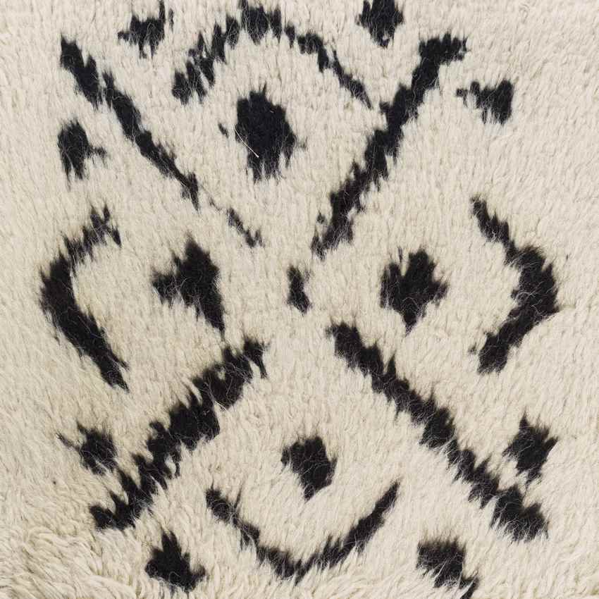 Morley Global Ivory/Black Area Rug