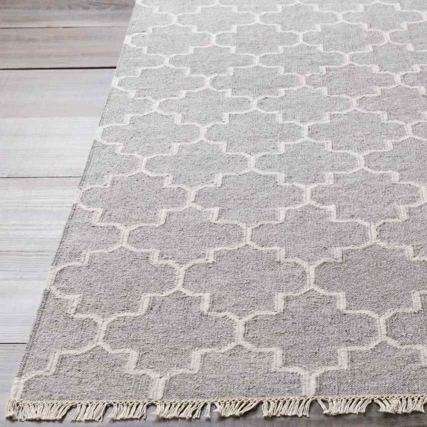 Bentley Cottage Gray/White Area Rug
