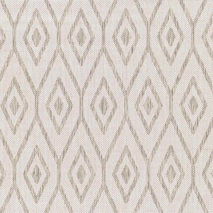Varssel Traditional Ivory Area Rug