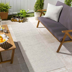 Castricum Traditional White Area Rug