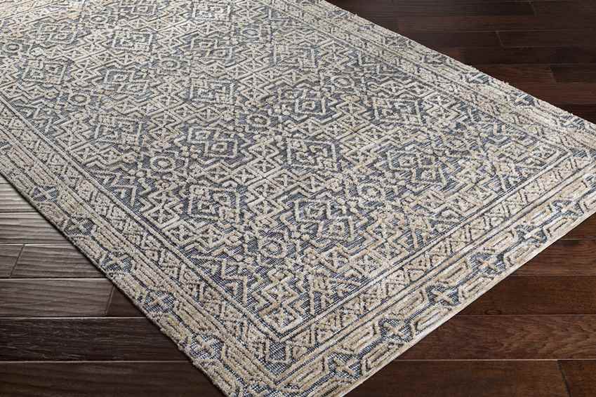 Glimmen Traditional Blue Area Rug