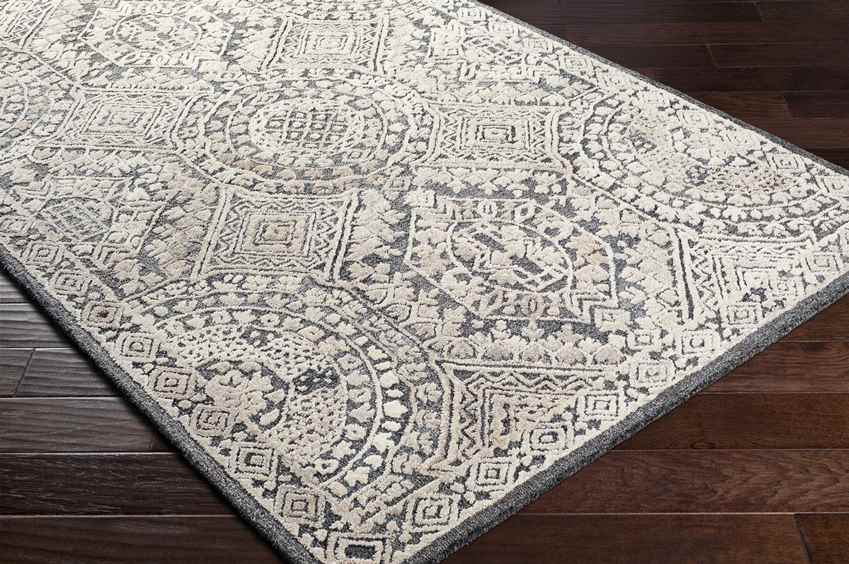 Meeden Traditional Beige Area Rug