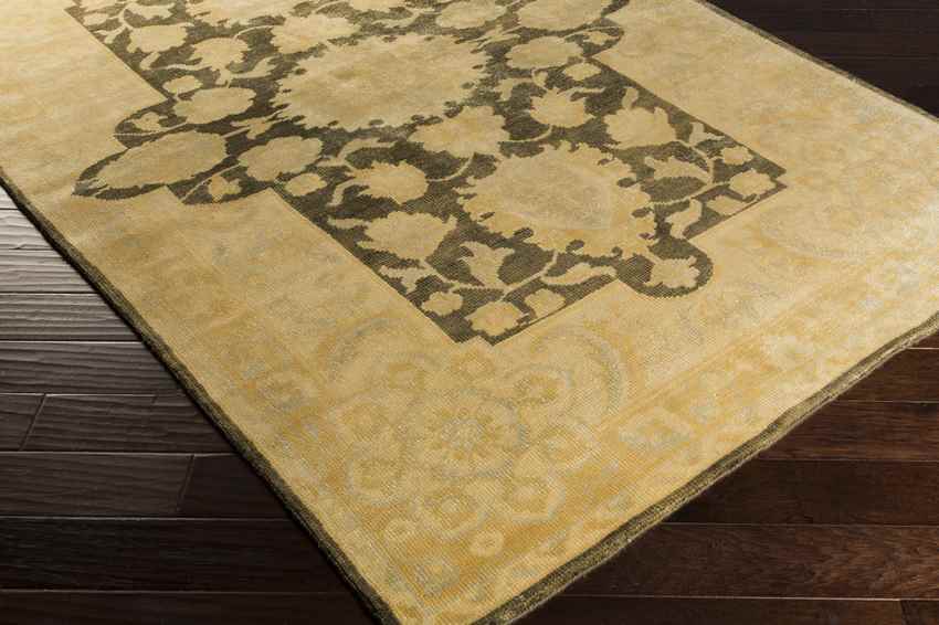 Renselaar Traditional Butter Area Rug