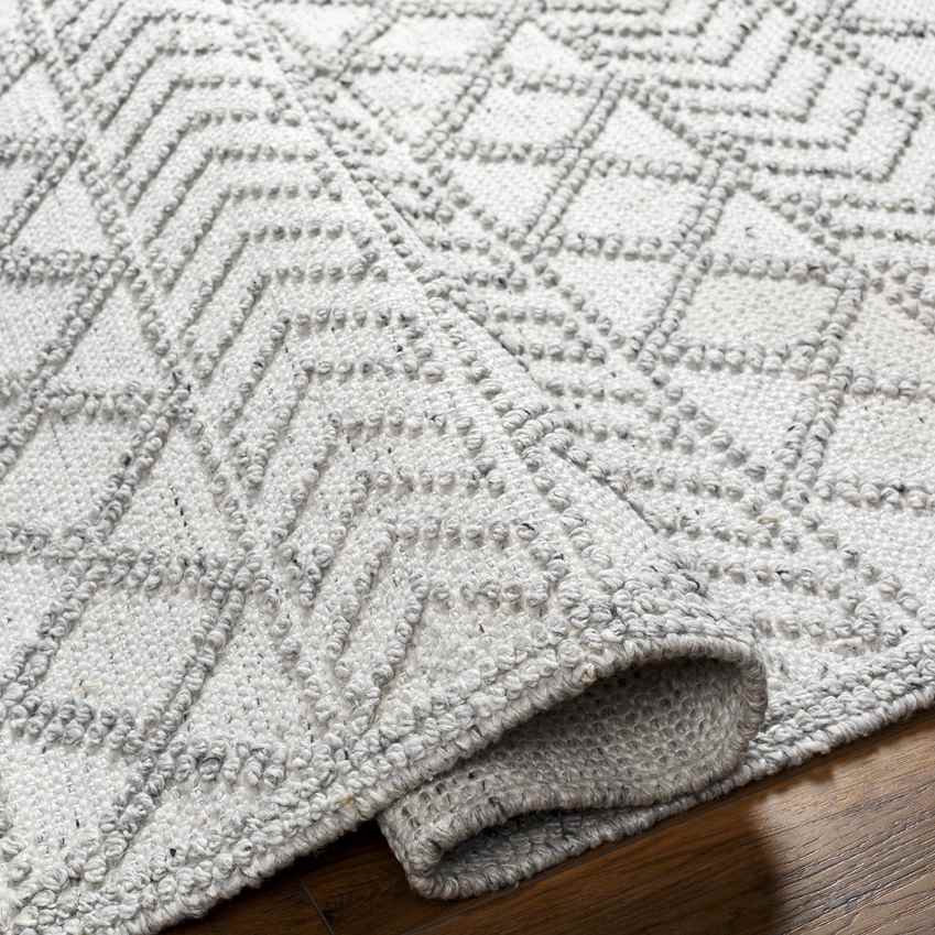 Genagra Global Ivory/Light Gray Area Rug