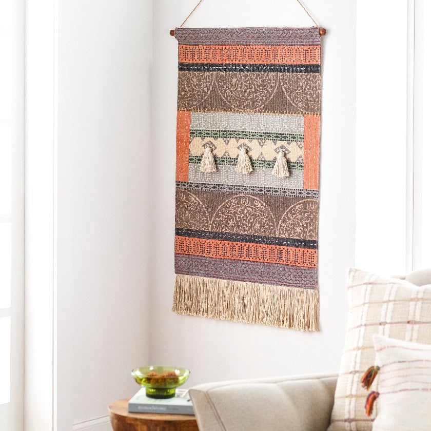 Kempelestation Pearl Wall Hanging