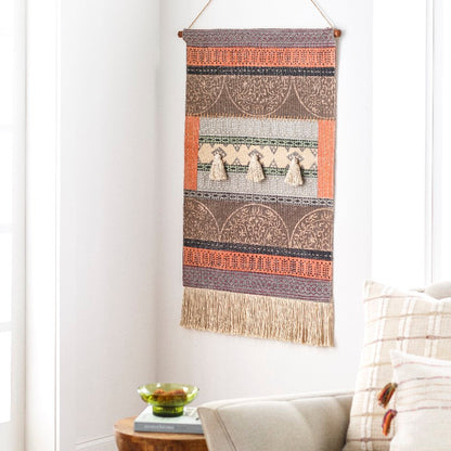 Kempelestation Pearl Wall Hanging