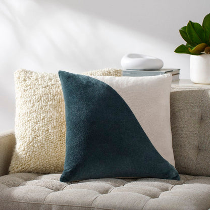 Devoris Light Grey Pillow Cover