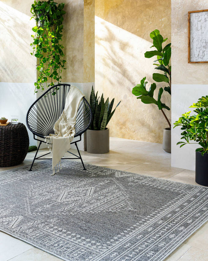 Leiha Cottage Medium Gray Area Rug