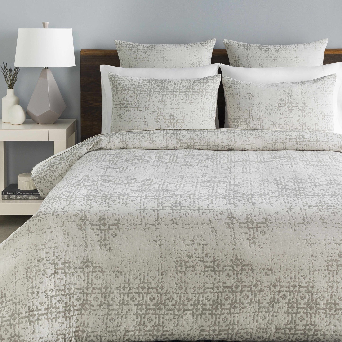 Zlatar Light Gray Bedding