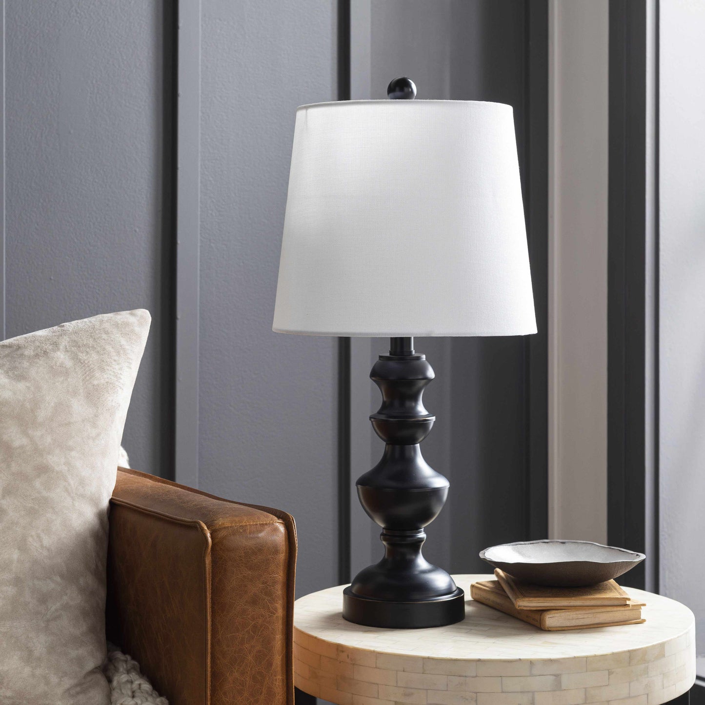 Kallham Traditional Table Lamp