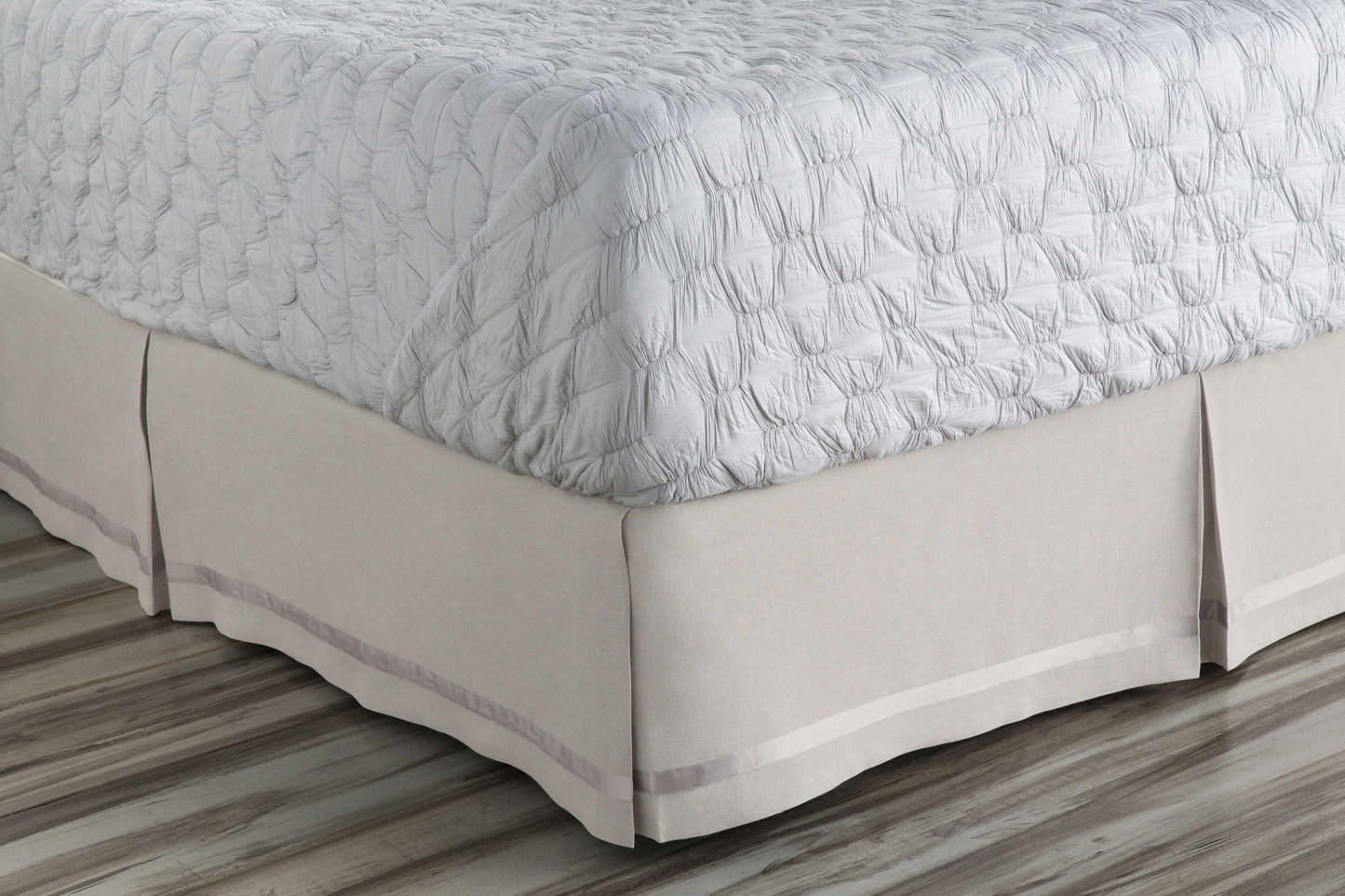 Garesnica Light Gray Bedding